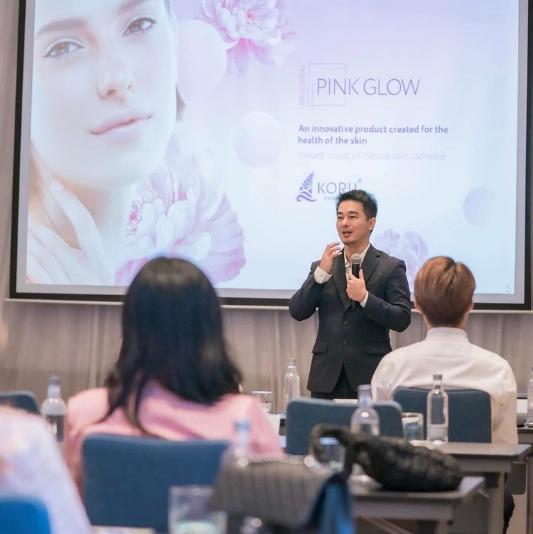 Dr. Mode Vasuaninchita presenting Pink Glow